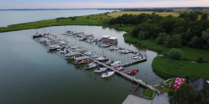 Yachthafen - Bewacht - Ostseeküste - Luftbildaufnahme Naturhafen von der Landseite aus - Naturhafen Krummin