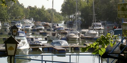 Yachthafen - am Fluss/Kanal - Sportboothafen Marbach