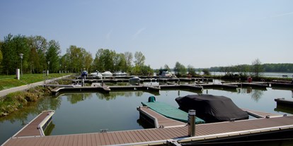 Yachthafen - am Fluss/Kanal - Donauraum - Hafenbecken - Motoryachtclub Steyregg