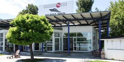 Yachthafen - Tanken Benzin - Verwaltungsgebäude - Marina Wien