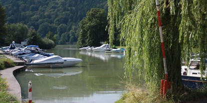 Yachthafen - am Fluss/Kanal - Bayern - Slipanlage am kleinen Hafen - Hafen Obernzell