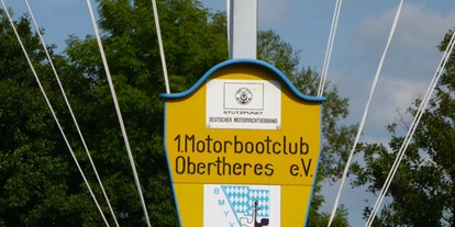 Yachthafen - Badestrand - Deutschland - Flaggenmast - Bootshafen Obertheres