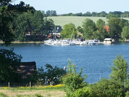 Yachthafen - Badestrand - Seenplatte - Marina Fischerei Alt-Schwerin von der Insel Werder aus; - Fischerei Alt Schwerin