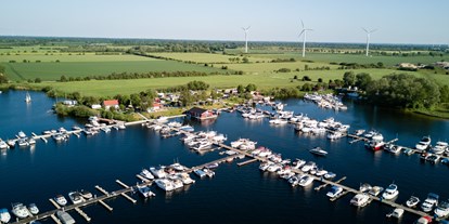 Yachthafen - am Fluss/Kanal - Wieltsee