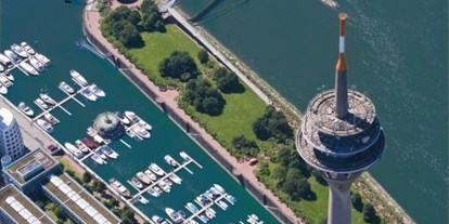 Yachthafen - am Fluss/Kanal - Deutschland - Marina Düsseldorf von oben. - Marina Düsseldorf