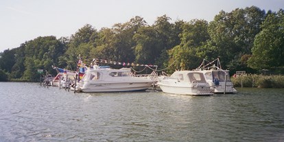 Yachthafen - Badestrand - Möllner Motorboot Club e.V. am Ziegelsee