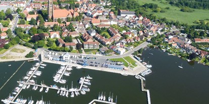 Yachthafen - Nähe Stadt - Schleswiger Stadthafen - Vogelperspektive (c) Schleswiger Kommunalbetriebe GmbH  - Schleswiger Stadthafen