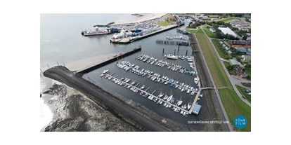 Yachthafen - Frischwasseranschluss - Nordseeküste - Yachthafen Wyk auf Föhr von Norden - Sportboothafen Wyk auf Föhr