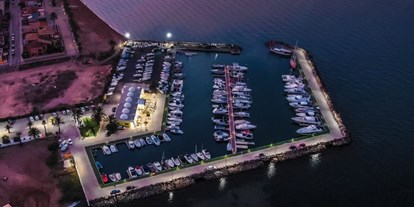 Yachthafen - Badestrand - Puerto Deportivo Mar de Cristal