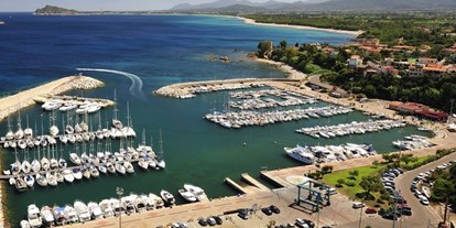 Yachthafen - Trockenliegeplätze - (c) http://www.portosantamaria-baunei.it - Marina di Baunei
