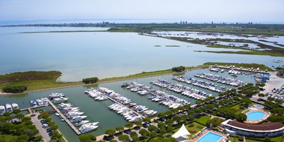 Yachthafen - Wäschetrockner - Lignano - Wasserliegeplätze von 10 bis 25 Metern. - Marina Punta Gabbiani
