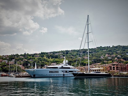 Yachthafen - Wäschetrockner - Muggia (Trieste) - Breiter Vorhafen mit Liegeplätzen für Maxi-Yachts - Porto San Rocco Marina Resort S.r.l.
