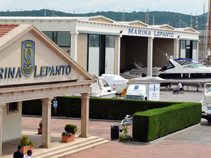 Yachthafen - Trockenliegeplätze - Italien - Halle / Werft - Marina Lepanto