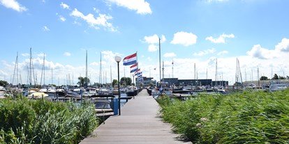 Yachthafen - Duschen - Marina front view - Kempers Watersport