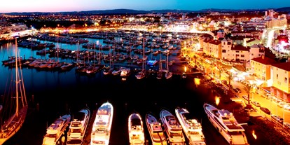 Yachthafen - Stromanschluss - Algarve - Marina de Vilamoura bei Nacht - Marina de Vilamoura
