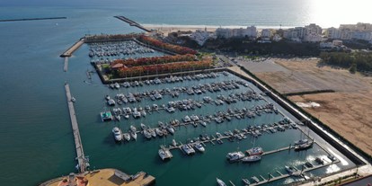 Yachthafen - Toiletten - Algarve - Luftbild der Marina de Portimao von Norden - Marina de Portimao