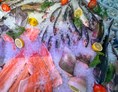 Marina: Fischverkauf und Räucherei im Hafen Rankwitz - Hafen Rankwitz