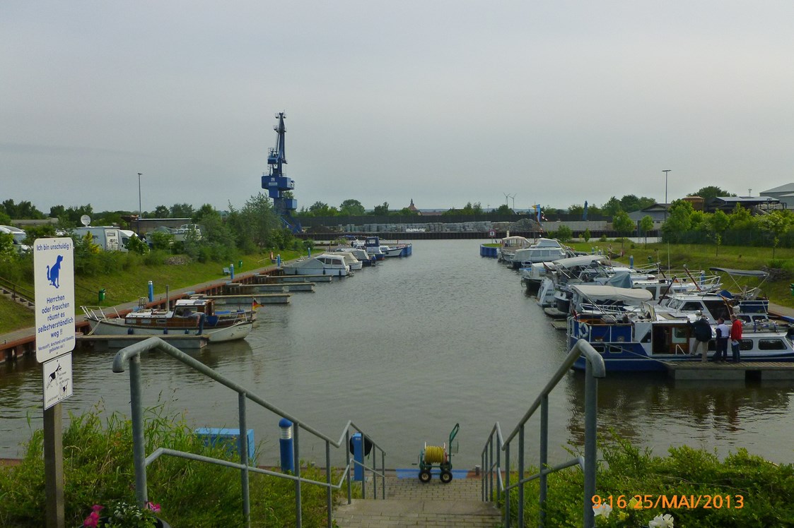 Marina: Sportboothafen-Haldensleben, von der Hafenterasse aus gesehen - Sportboothafen Haldensleben