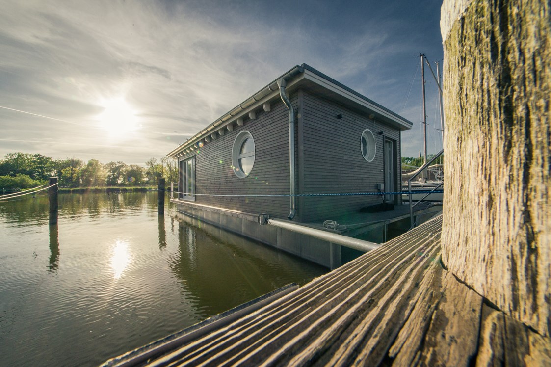 Marina: Schwimmende Suiten mit Sauna und freistehender Badewanne - Naturhafen Krummin