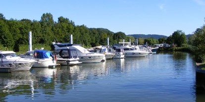 Yachthafen - am Fluss/Kanal - Deutschland - Quelle: http://www.marina-mittelmosel.de/ - Marina Mittelmosel GmbH