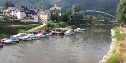 Yachthafen - am Fluss/Kanal - Rheinland-Pfalz - Bootshaus auf der Lahn - Bootshaus auf der Lahn