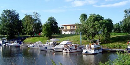 Yachthafen - am Fluss/Kanal - Sachsen-Anhalt Süd - (c): http://www.marina-camp-elbe.de - Marina-Camp Elbe