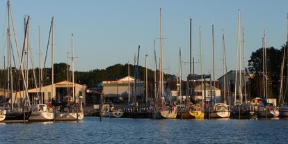 Yachthafen - W-LAN - Henningsen & Steckmest