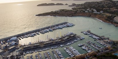 Yachthafen - Stromanschluss - Spanien - (c) http://www.portadriano.com/ - Marina Port Adriano