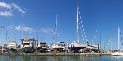 Yachthafen - Duschen - Mallorca - (c) http://www.cnarenal.com/ - Club Náutico El Arenal