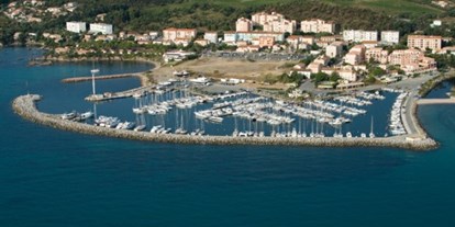 Yachthafen - Toiletten - Haute-Corse - auf http://www.mairie-sari-solenzara.fr/indexport.php - Sari Solenzara