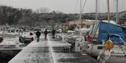 Yachthafen - Abwasseranschluss - Korsika  - Quelle: http://www.port-taverna.com/ - Port de Taverna