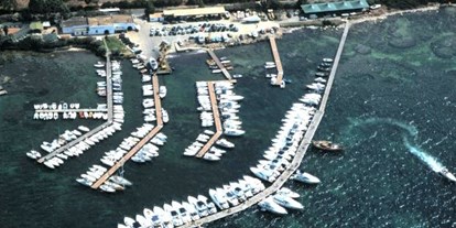 Yachthafen - Toiletten - Sardinien - Homepage http://www.portocontemarina.it - Porto Conte