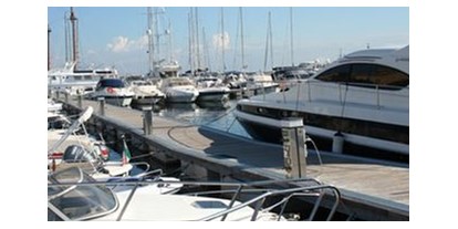 Yachthafen - am Meer - Palermo - Marina Villa Igiea