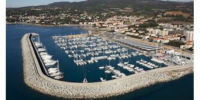 Yachthafen - Slipanlage - Toskana - Homepage http://www.calademedici.net - Marina Cala de Medici