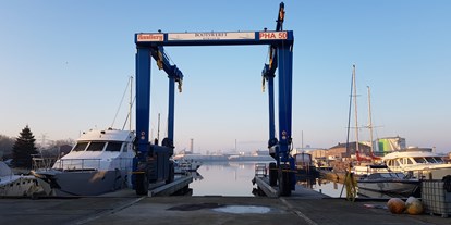 Yachthafen - Trockenliegeplätze - Bootswerft Borssum GmbH & Co.KG