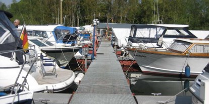 Yachthafen - am Fluss/Kanal - Rhein-Yacht-Club Niederkassel-Mondorf e.V.
