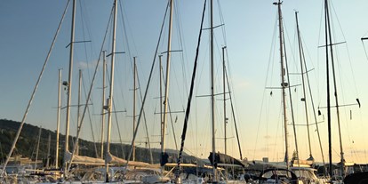 Yachthafen - Wäschetrockner - Italien - Marina Stella del Sud