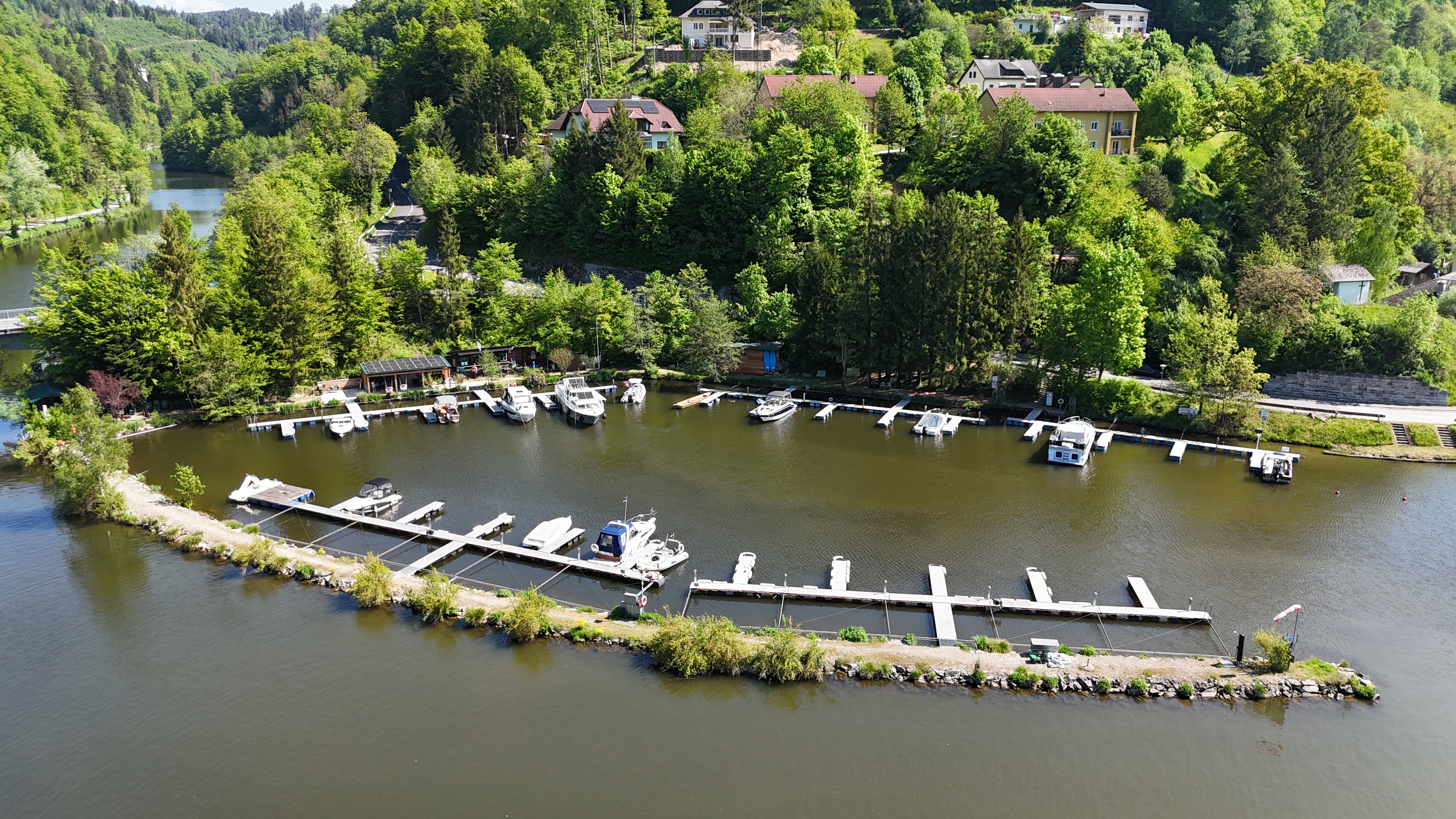 Marina - Saisonbeginn  - Sportboothafen Untermühl