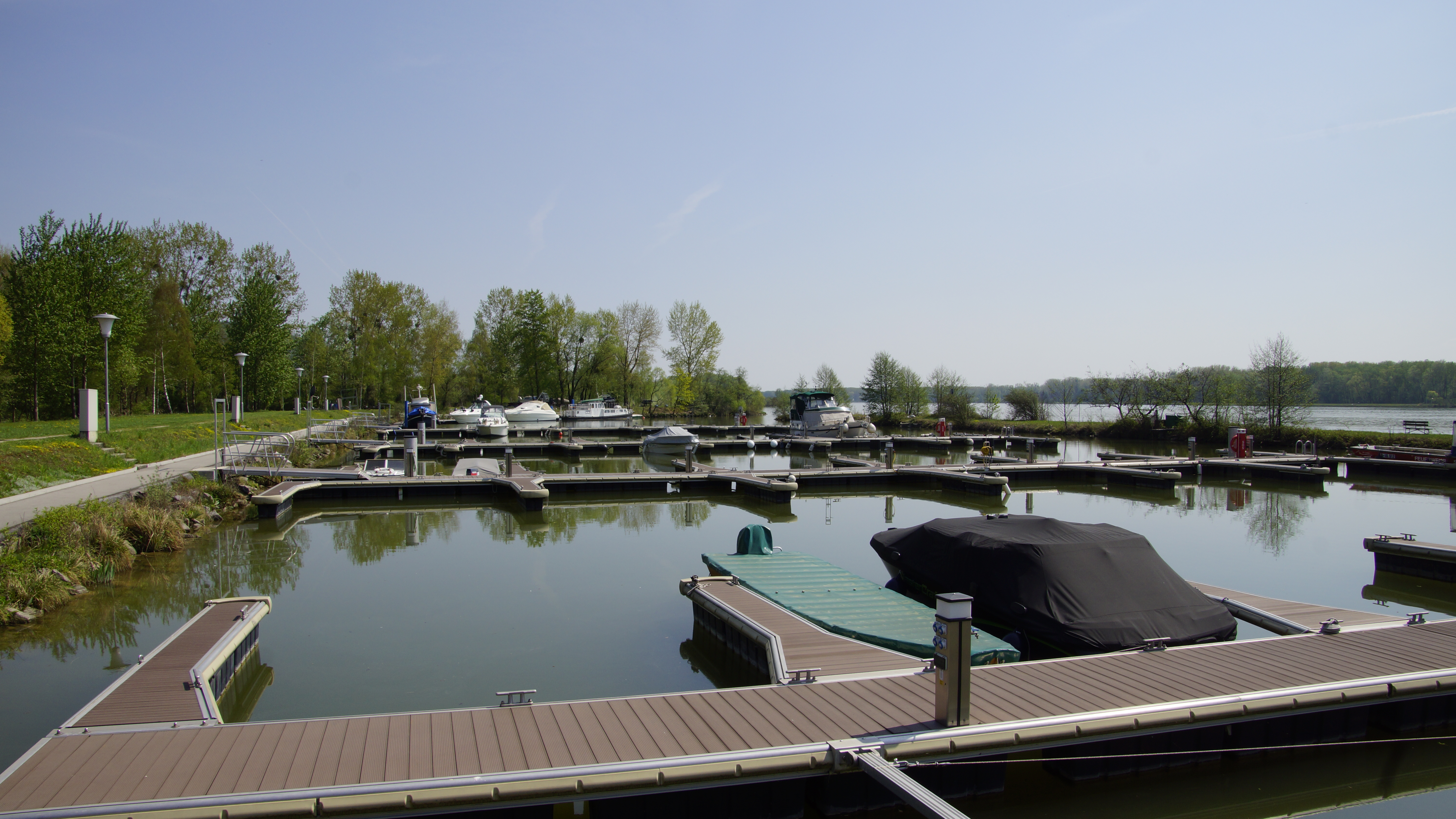 Marina - Hafenbecken - Motoryachtclub Steyregg