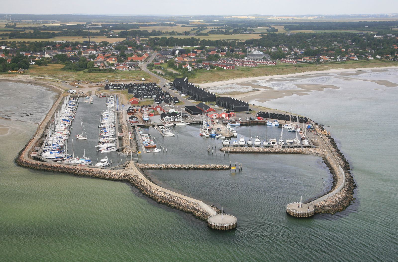 Marina - (c) http://www.osterhuruphavn.dk/ - Oster Hurup Havn