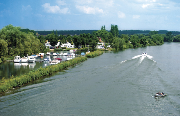 Marina - Bootshafen am Campingplatz Mainblick in Schwarzach- Schwarzenau