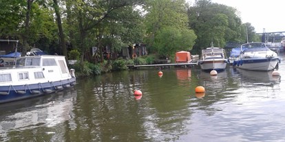 Yachthafen - am Fluss/Kanal - Frankfurter Motorbootclub