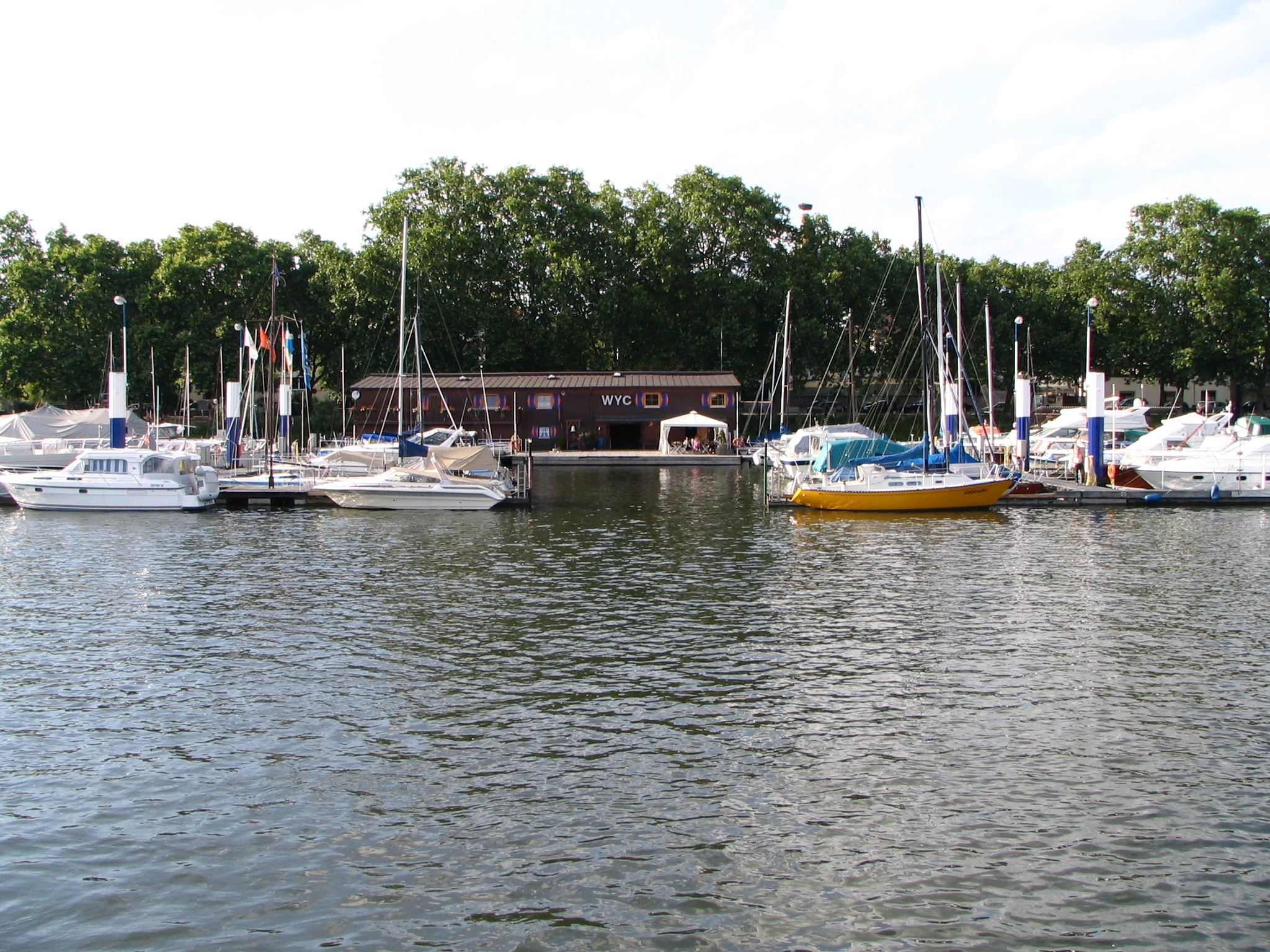 Marina - Das Bootshaus - Wiesbadener Yachtclub