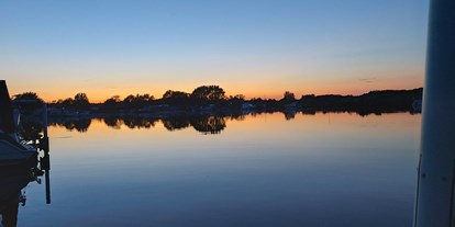 Yachthafen - Trockenliegeplätze - Emsland, Mittelweser ... - Sonnenuntergang in der Marina Melbergen - Bootshafen Marina Mehlbergen