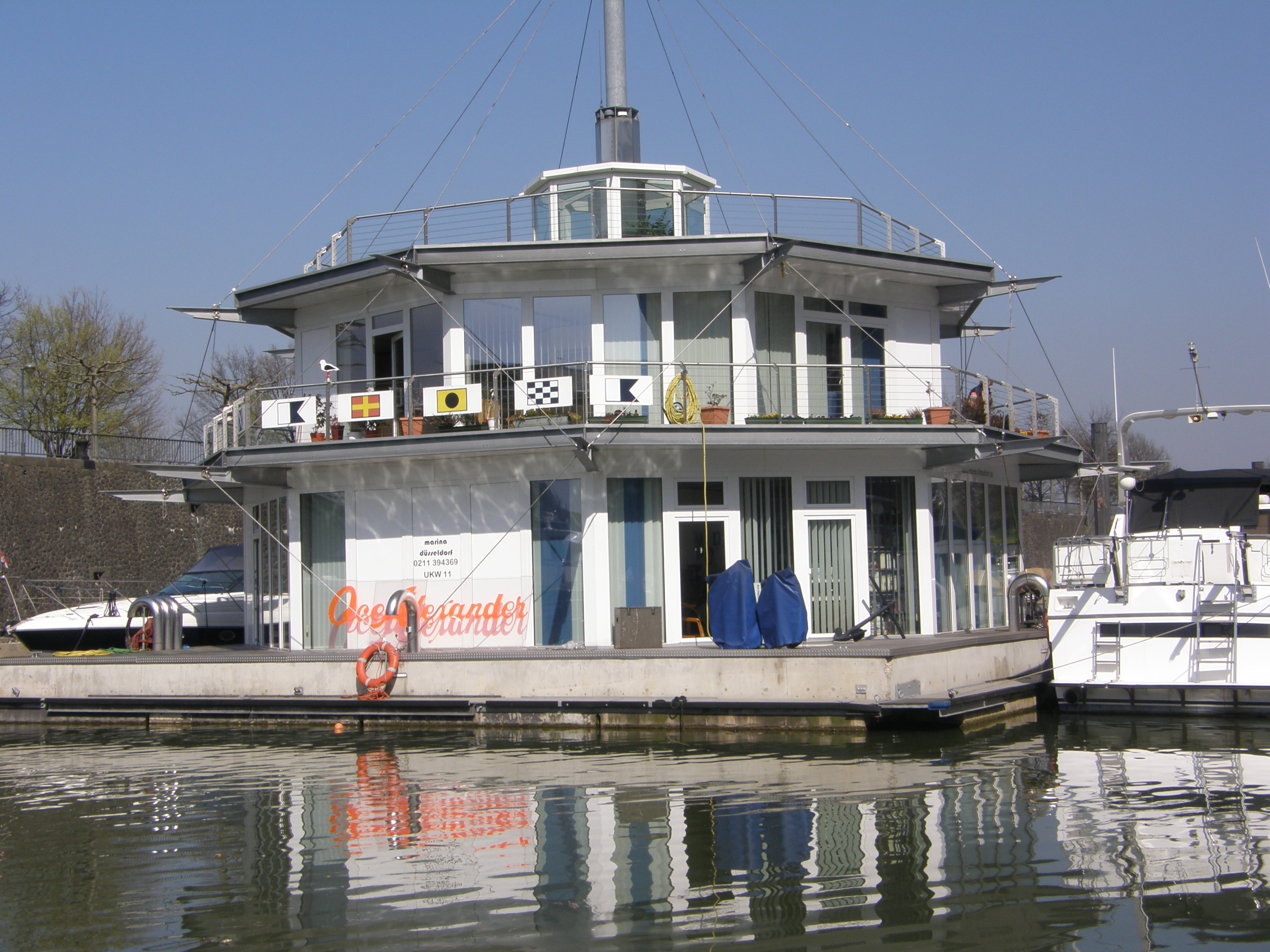 Marina - Haus des Hafenmeisters, Check - In - Marina Düsseldorf