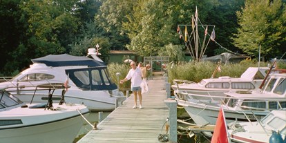Yachthafen - am Fluss/Kanal - Mölln (Kreis Herzogtum Lauenburg) - Möllner Motorboot Club e.V. am Ziegelsee