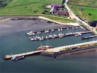 Marina - Quelle: www.amrumeryachtclub.de - Sportboothafen Amrum