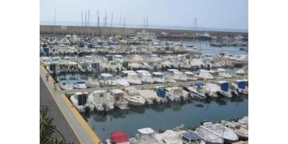 Yachthafen - Stromanschluss - Andalusien - (c) http://www.realclubnauticoroquetas.es/ - Club Náutico Roquetas de Mar