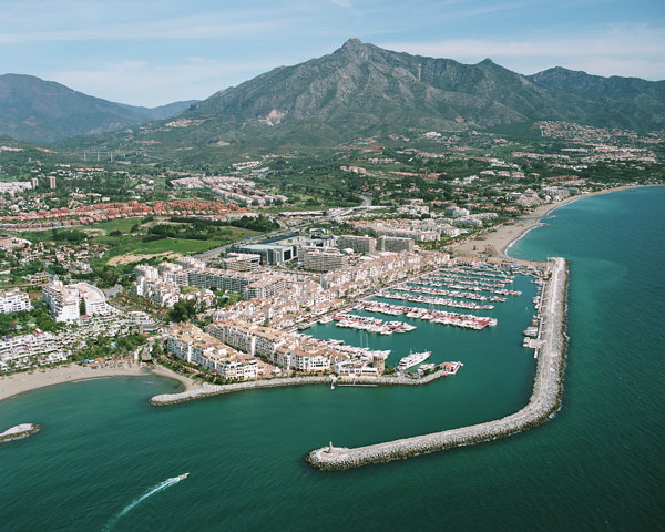Marina - (c) http://www.puertojosebanus.es/ - Puerto Deportivo José Banús