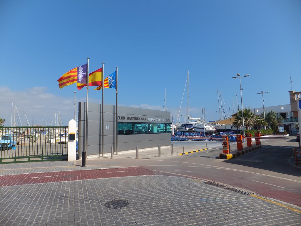 Marina - (c) http://www.panoramio.com/ - Club Marítimo San Antonio de la Playa